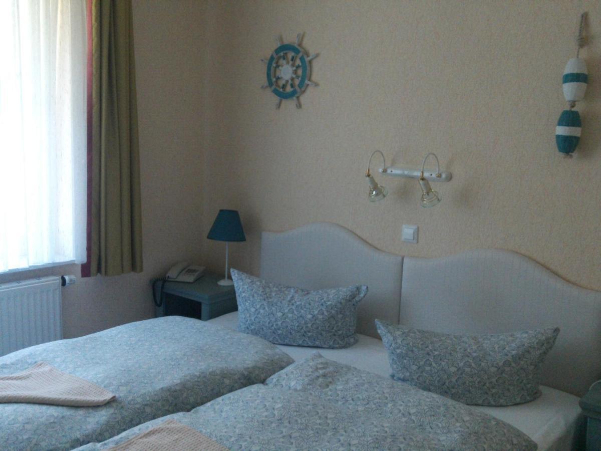 Landhotel Ostseetraum & Fewo روستوك الغرفة الصورة